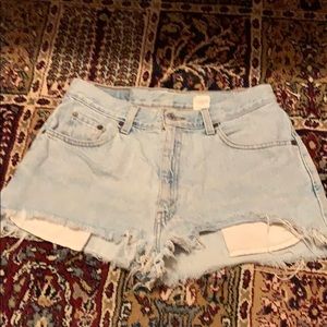 Levi’s 550 light blue cut offs